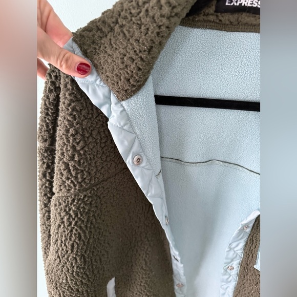 Express OVERSIZED Cozy Button Down Teddy Fleece Jacket - Picture 4 of 5